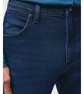 Jeansy Wrangler Larston 112372421 Nomad