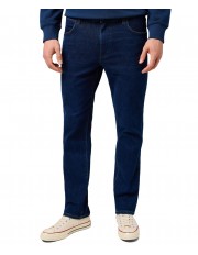 Jeansy Wrangler Larston 112373151 Dark Wash
