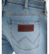 Jeansy Wrangler Greensboro 112378458 Airy Blue